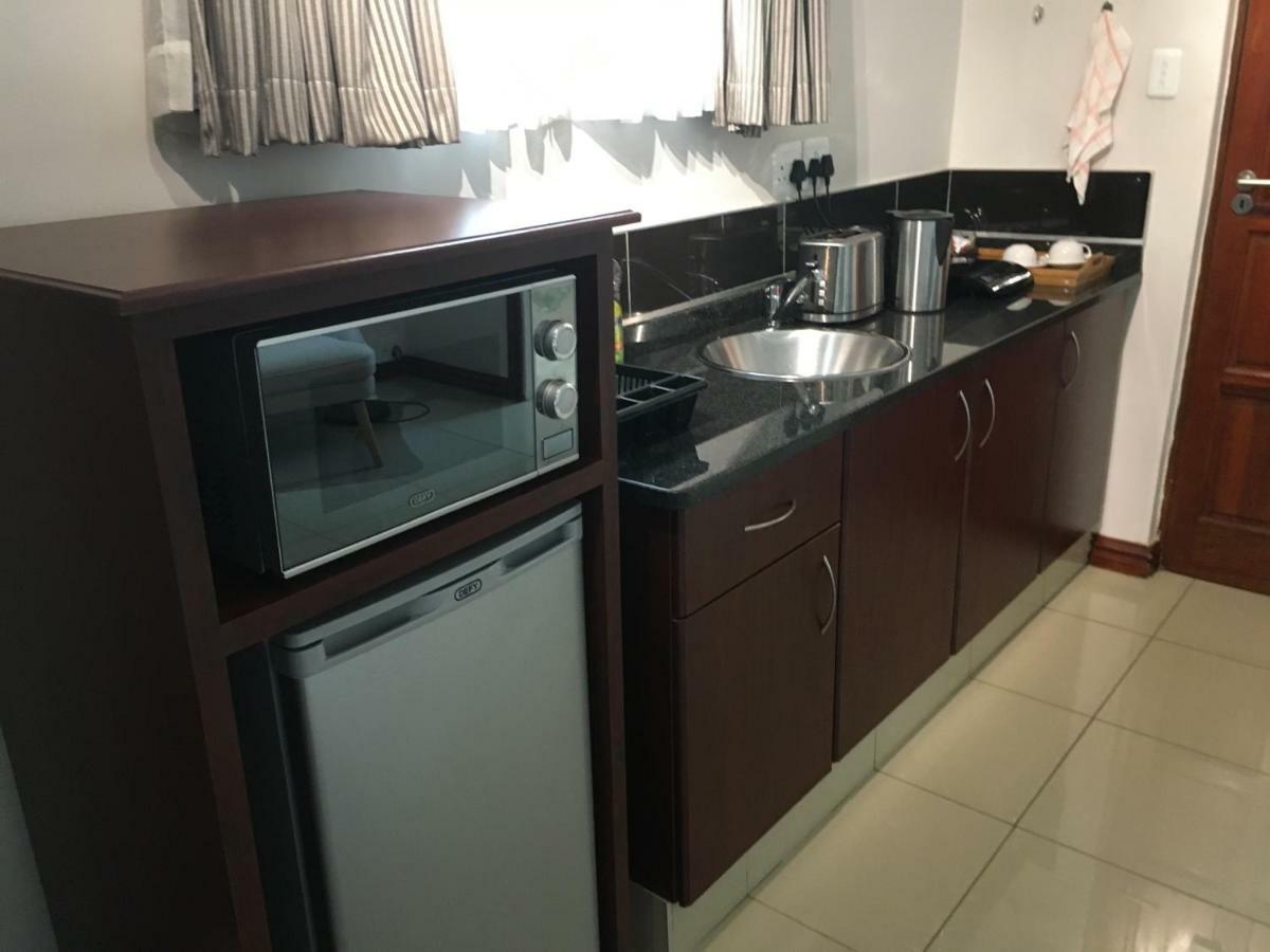 The Meritus Guest House 웨스트빌 외부 사진